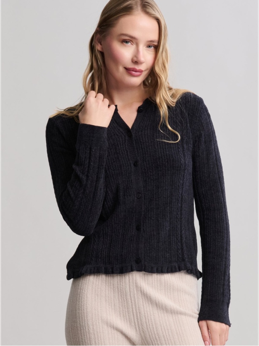NWT BAREFOOT DREAMS CozyChic Ultra Lite Cable Knit Cardigan with Ruffle
In black